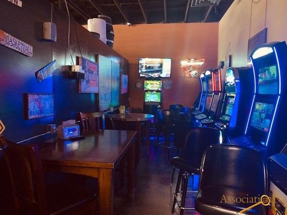 The Pit Stop: 8034 Stagestop Rd, Summerset, SD 57718
